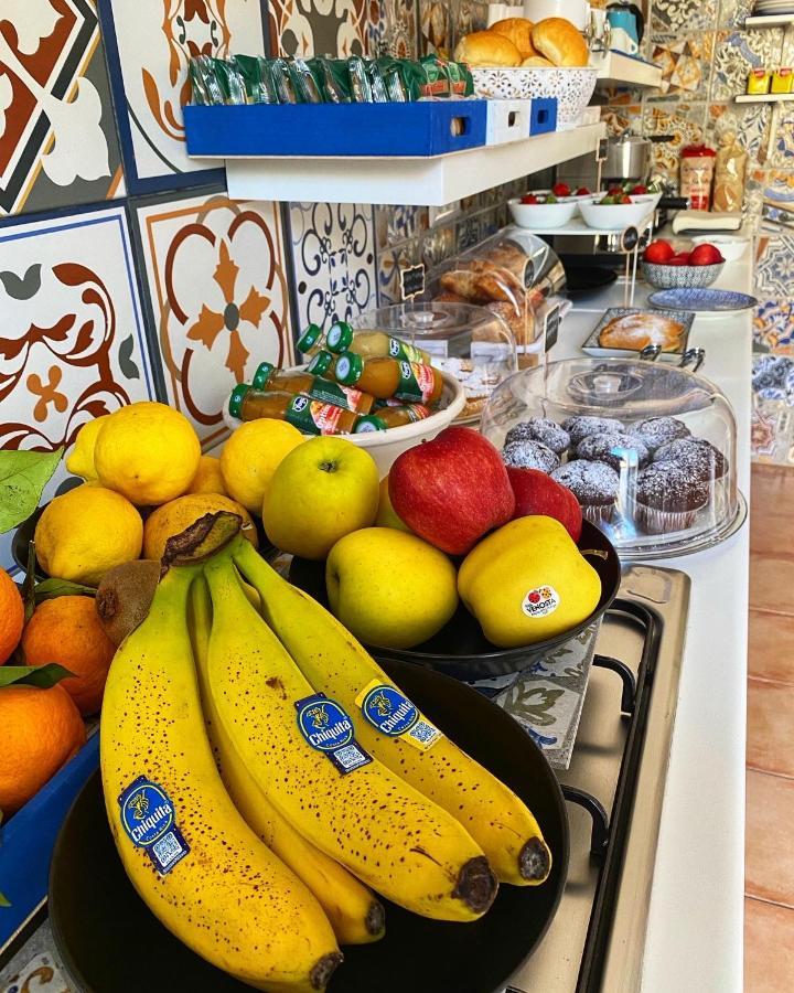 La Maison Derriere トロペーア エクステリア 写真