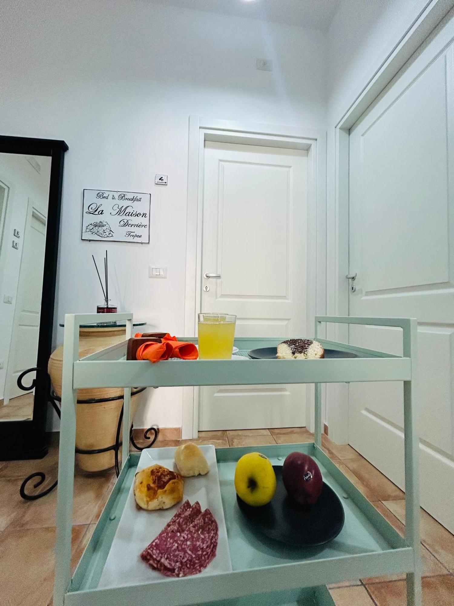 La Maison Derriere トロペーア エクステリア 写真